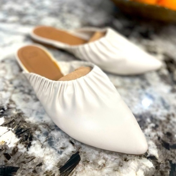 a new day Shoes - A New Day Slip-On Shoes woman’s size 9